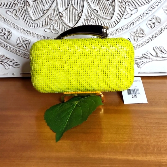 Vince Camuto NWT Bright Yellow Woven Horn Clutch W/Removable Chain Strap - Picture 3 of 12